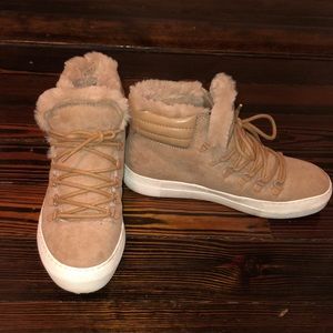 Size 7.5 Steve Madden winter booties